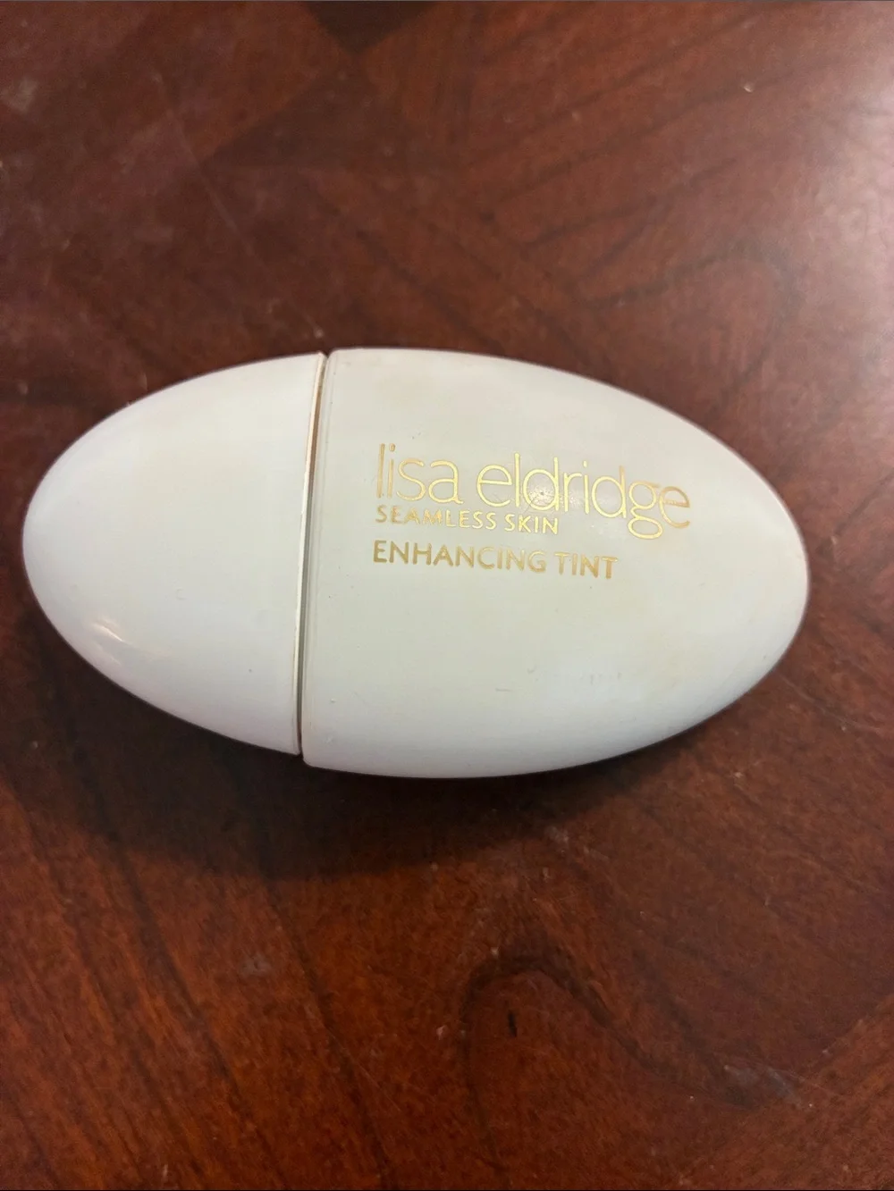 Lisa Eldridge T8 SEAMLESS SKIN ENHANCING TINT